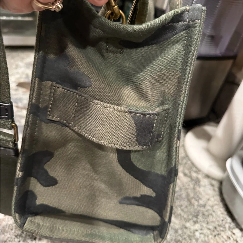 Marc Jacobs medium Green Camouflage Tote Bag - Picture 7 of 9